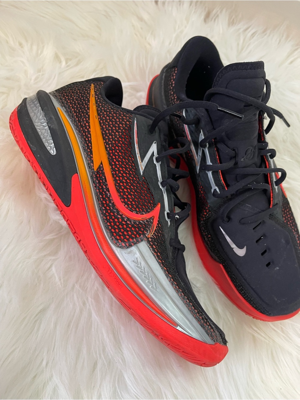 Nike Zoom strobes GT Men’s Black and Red Athletic Sneakers